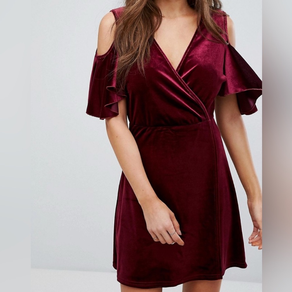 Boohoo Faux Wrap Velvet Burgundy Dress